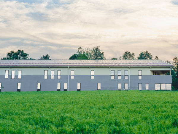 Unternehmen, Tischplatten, Tische, Gestelle, Regalsystem, Sitzsysteme, Büro & Zuhause, Zubehör