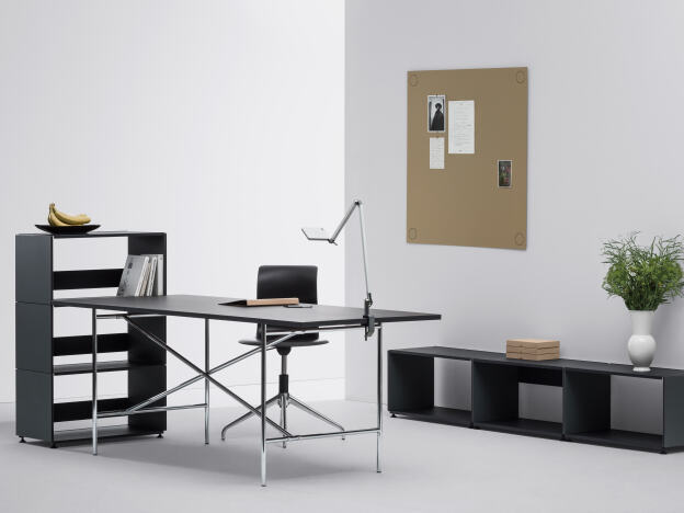 Linoleum table with E2 table stand